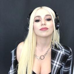 Kings Queens Song Lyrics And Music By Ava Max Arranged By Avamax On Smule Social Singing App - kings and queens roblox id code ava max