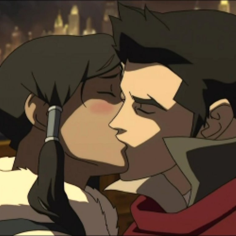 mako and korra kiss
